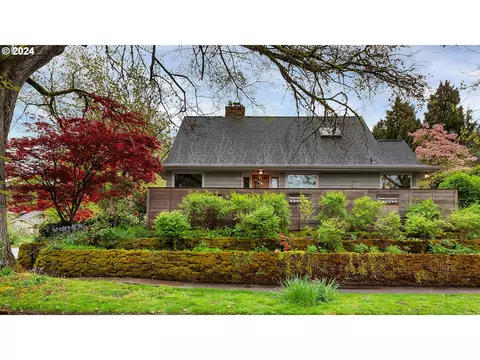 230 NE 32nd Ave, Portland, OR 97232