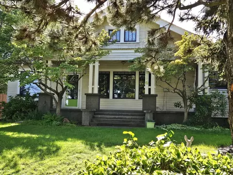 1914 W 10th St, The Dalles, OR 97058