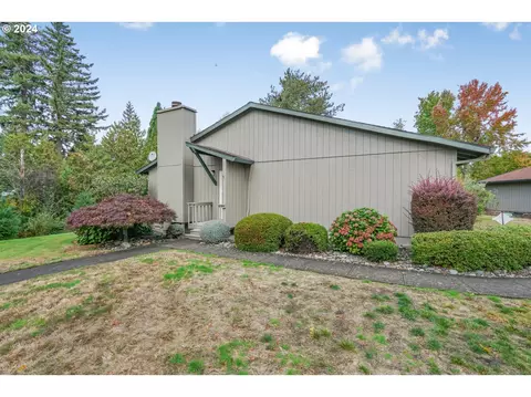 2947 NE 13th St, Gresham, OR 97030