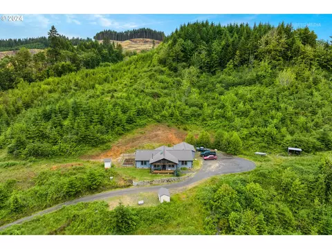 28989 NW Williams Canyon Rd, Gaston, OR 97119