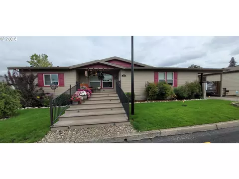 1282 3rd St #59, Lafayette, OR 97127