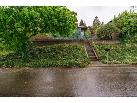 2116 E 6th St, Vancouver, WA 98661