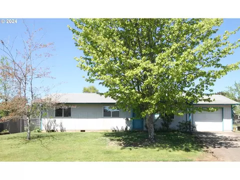 1236 SW Bryson St, Dallas, OR 97338