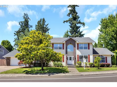 983 S Redwood St, Canby, OR 97013