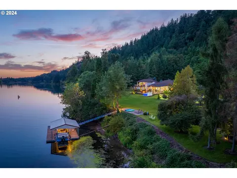 24220 SW Petes Mountain Rd, West Linn, OR 97068