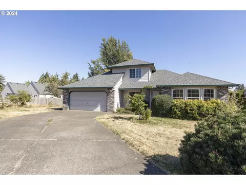 917 Amity Ct, Woodburn, OR 97071
