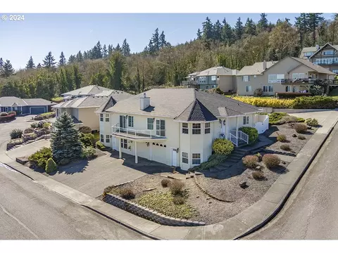 1635 7th St, Columbia City, OR 97018