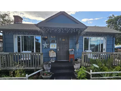 95 N 9th St, Creswell, OR 97426