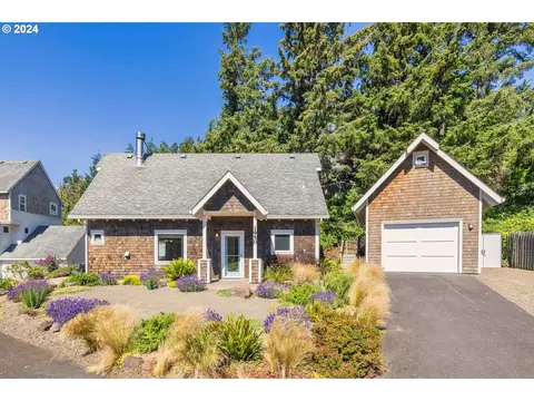 1950 Spyglass Ct, Netarts, OR 97143