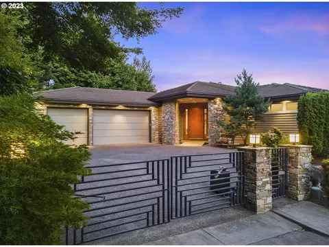 9929 NW Upton Ct, Portland, OR 97229