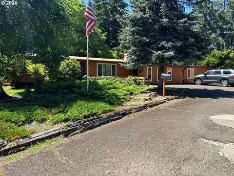 2111 NE 27th St, Mcminnville, OR 97128