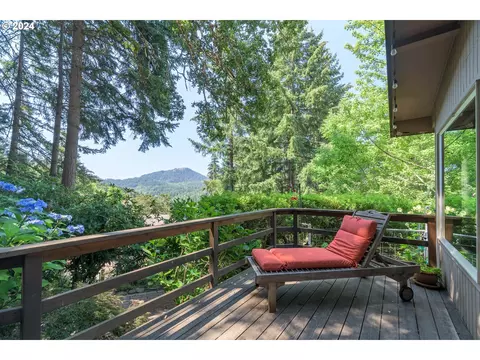 3731 Pine Canyon Dr, Eugene, OR 97405