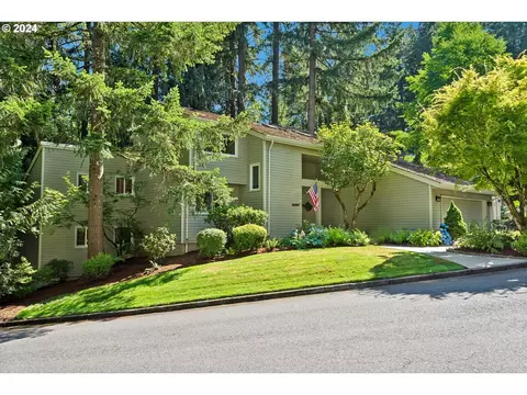 10867 SW Creightonwood Pl, Portland, OR 97219