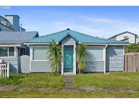 329 N Miller St, Rockaway Beach, OR 97136