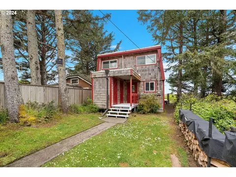 19040 Alder St, Rockaway Beach, OR 97136