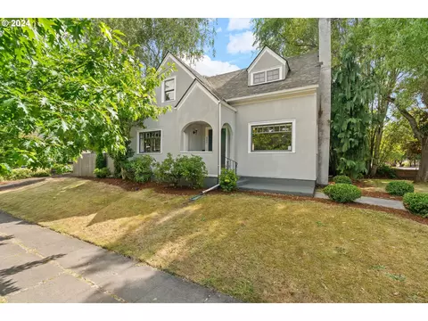 806 NE Knott St, Portland, OR 97212
