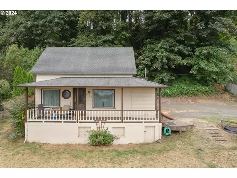 824 W C St, Rainier, OR 97048