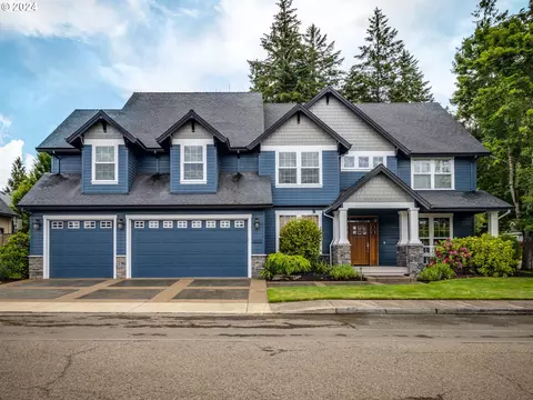2018 N Vine St, Canby, OR 97013