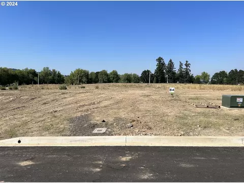 1587 NW Tracy St #84, Mcminnville, OR 97128