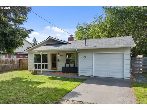 9009 N New York Ave, Portland, OR 97203