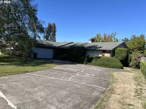 2153 Law Ln, Eugene, OR 97401