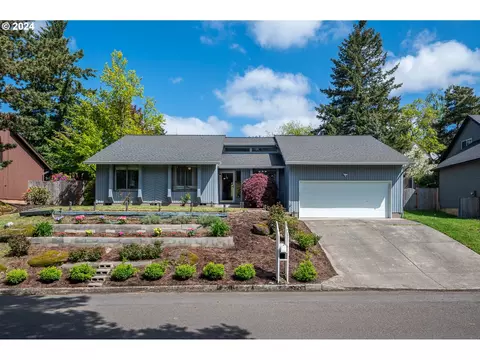 11125 SE Azar Dr, Happy Valley, OR 97086
