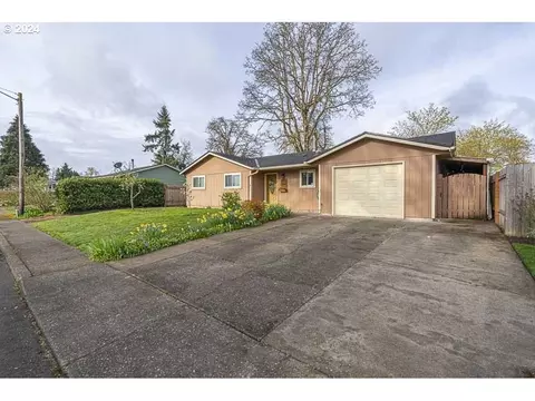 925 N 5th St, Aumsville, OR 97325