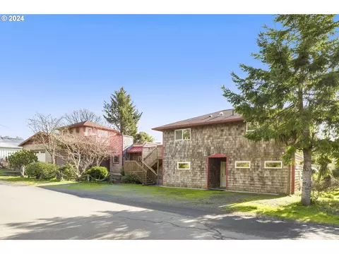 240 Manzanita Ave, Manzanita, OR 97130