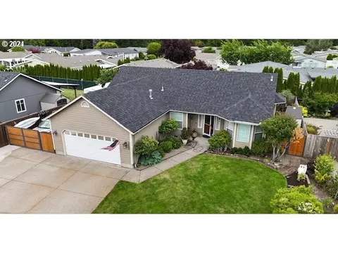 2430 Bowtie Ave, Eugene, OR 97404