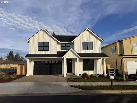 902 NE 17th Ave #L34, Canby, OR 97013