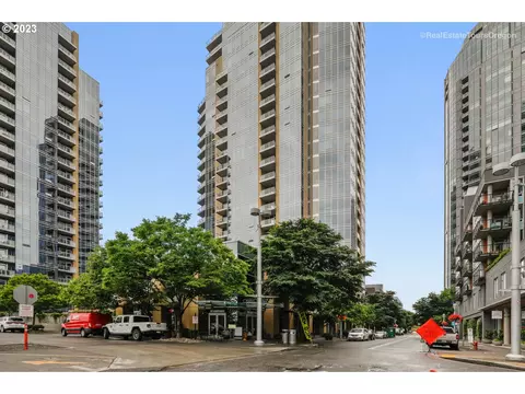 3570 S River Pkwy #307, Portland, OR 97239