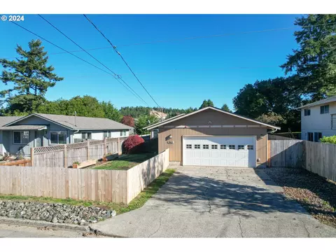 965 Fenwick St, Coos Bay, OR 97420