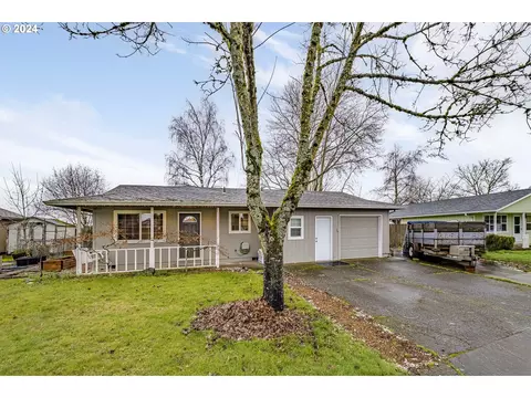 2543 NE Chalmers Way, Mcminnville, OR 97128