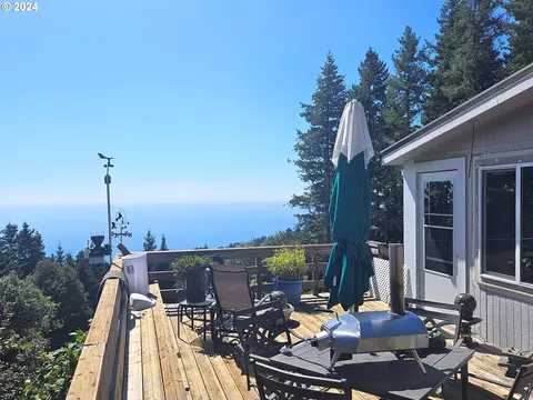 95576 Burnt Hill Dr, Brookings, OR 97415
