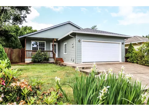 813 Arthur Ave, Cottage Grove, OR 97424