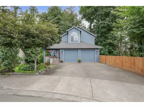 17405 Wake Robin Cir, Oregon City, OR 97045