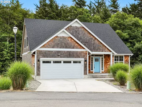 745 Creekside Dr, Gearhart, OR 97138