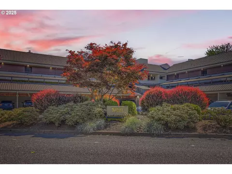 5150 S Landing Dr #303B2, Portland, OR 97239