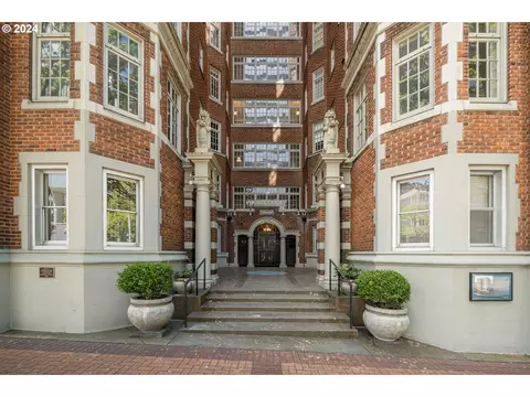 1209 SW 6th Ave #201, Portland, OR 97204