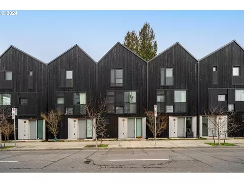 5735 E Burnside St, Portland, OR 97215