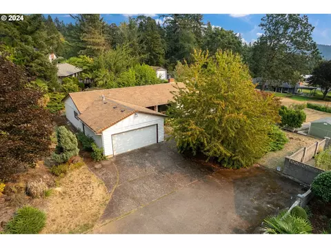 10772 SE 99th Dr, Happy Valley, OR 97086