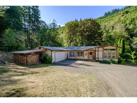 736 E Yates Rd, Alsea, OR 97324