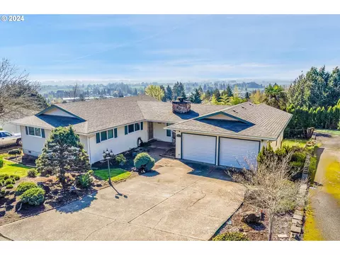 1119 SW 2nd St, Dundee, OR 97115