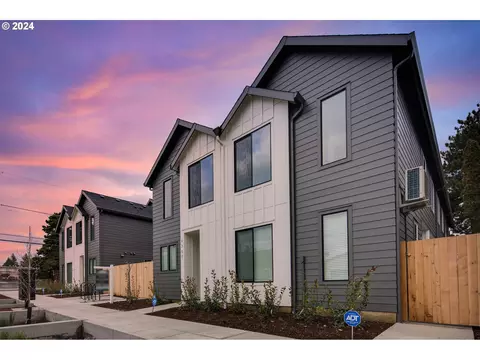 4721 NE 107th Ave #9, Portland, OR 97220
