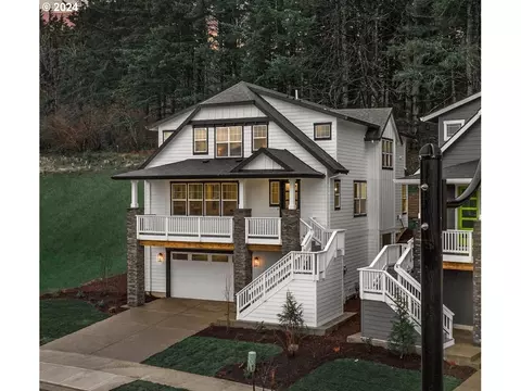 10191 SE Heritage Rd, Happy Valley, OR 97086