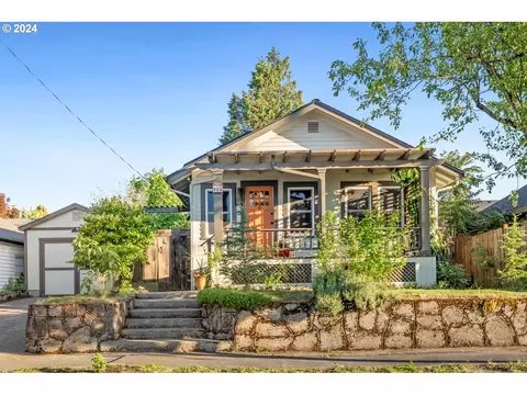922 N Morgan St, Portland, OR 97217
