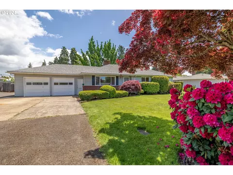 2885 Wayside Loop, Springfield, OR 97477