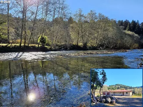 14841 Liles Dr, Brookings, OR 97415