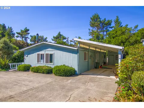 1601 Rhododendron Dr #659, Florence, OR 97439