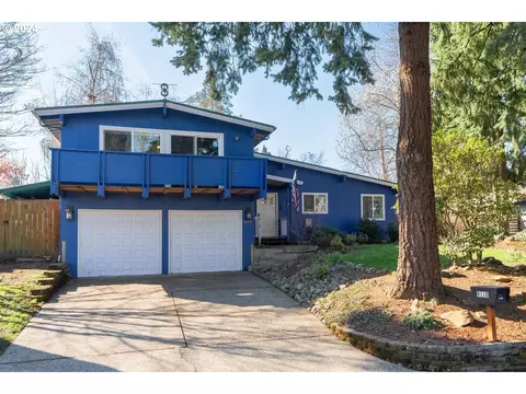 9110 SW Apache Dr, Tualatin, OR 97062